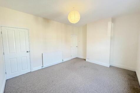 bedroom 1.jpeg