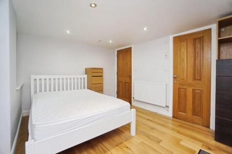 BEDROOM BASEMENT