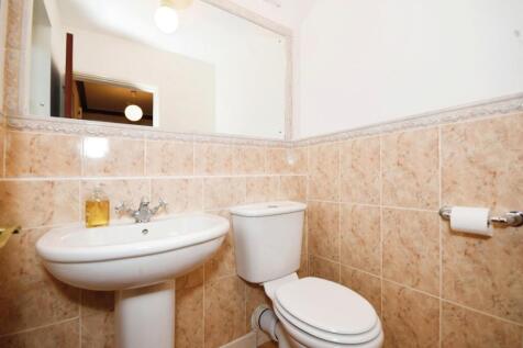 CLOAKROOM/W.C.