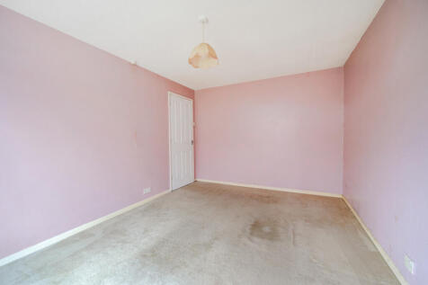 Bedroom 1(16).Jpg
