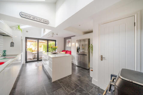 Kitchen/Breakfast Rm