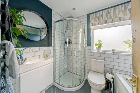Bath/Shower Room