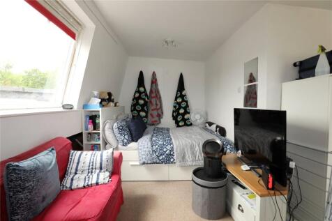 Living/Bedroom Area