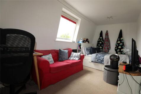 Living/Bedroom Area