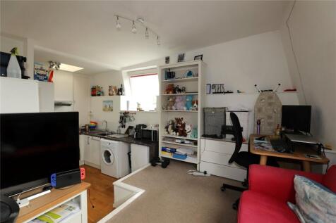 Living/Kitchen Area