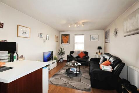 Living/Dining Area