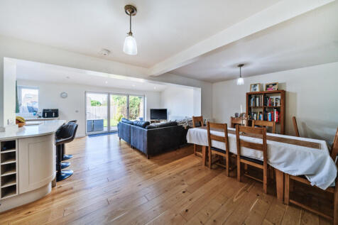 Kitchen/Dine/Family