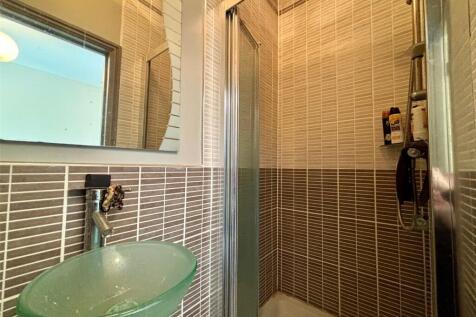 En-Suite Shower