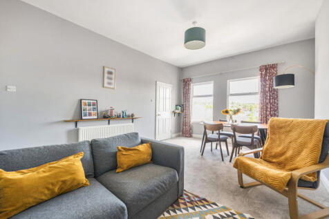 Sitting /Dining Room
