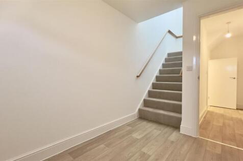 Spacious Entrance Hallway with Ample Storage