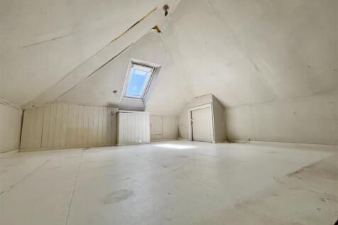 LOFT ROOM