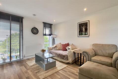 LIVING AREA / KITCHEN