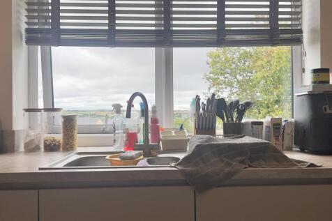 LIVING AREA / KITCHEN