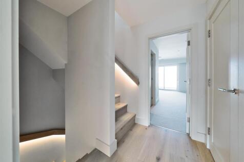 Feature Lighting in Entrance Hall