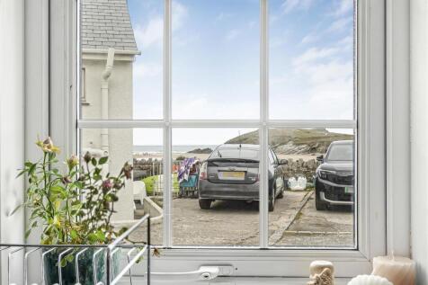 KITCHEN / LIVING / DINING ROOM