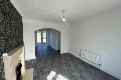 open plan lounge din
