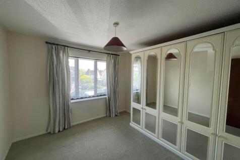 deacons court 12 bed