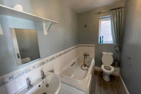 riverside close 18 b