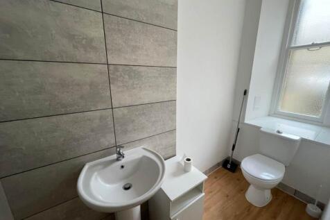 hall flat 44 south r
