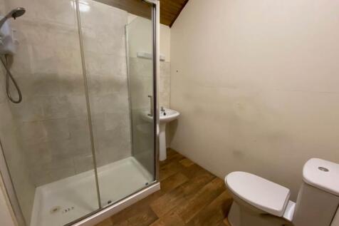 main bathroom 1
