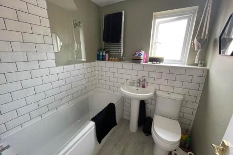 artemesia 4 bathroom
