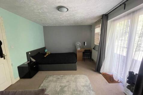 downstairs bedroom 1