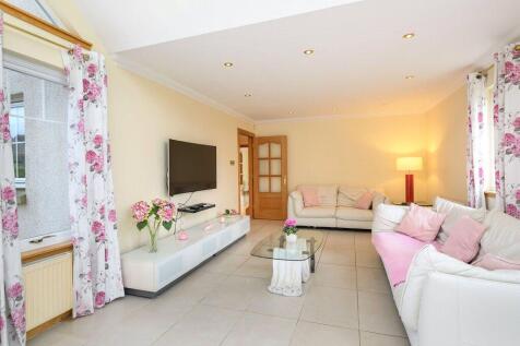 Farmily/Garden Room