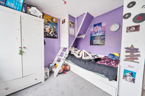 1368590-6-68ef982...