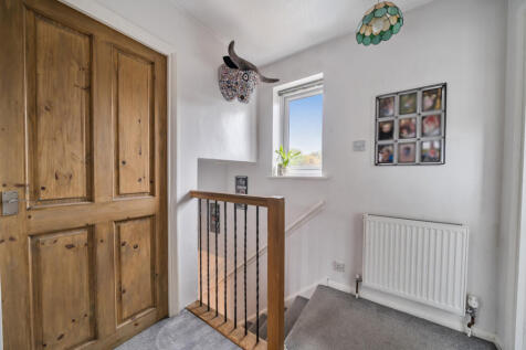 1368590-8-68ef988...