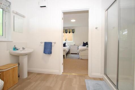 Jack and Jill en-suite