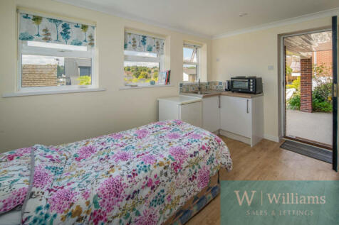 Downstairs Bedroom..