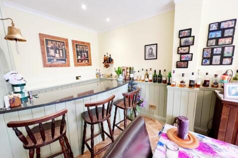 Dining Room pic 6.jpg