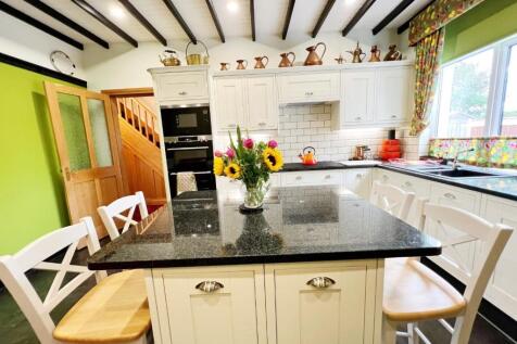 Kitchen pic 6.jpg
