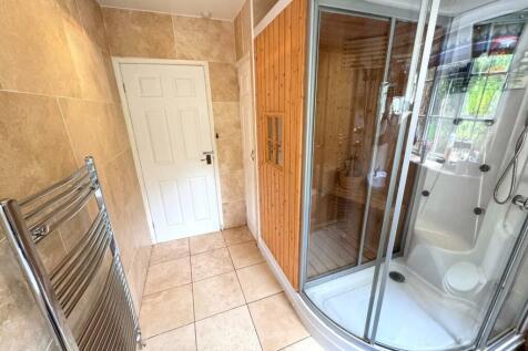 SHOWER &amp; SAUNA
