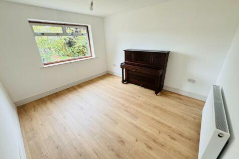 BEDROOM FIVE