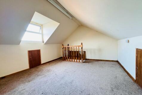 ATTIC ROOM