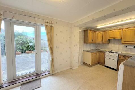 OPEN PLAN DINING KITCHEN
