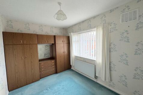 BEDROOM (REAR)