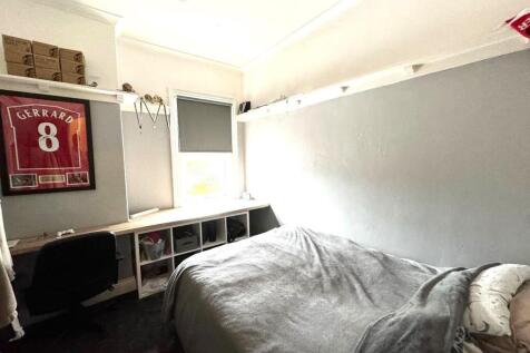 BEDROOM (REAR)