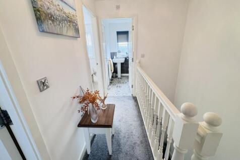 SECOND FLOOR LANDING