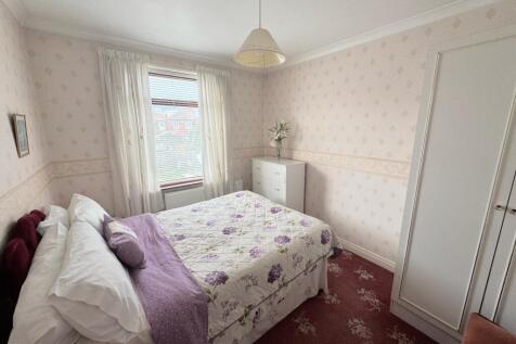 BEDROOM 2 (REAR)