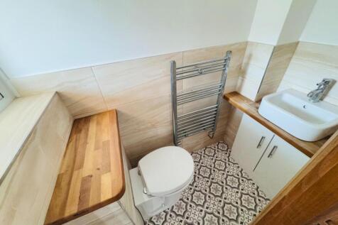 GUEST CLOAKROOM/WC