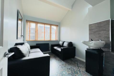 ADDITIONAL RECEPTION ROOM