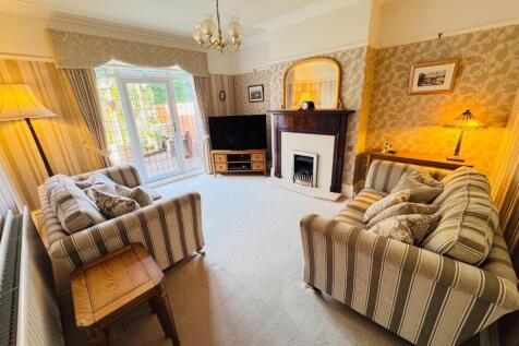 REAR RECEPTION ROOM
