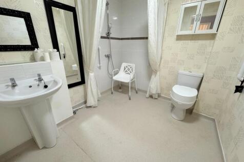 SHOWER/WET ROOM