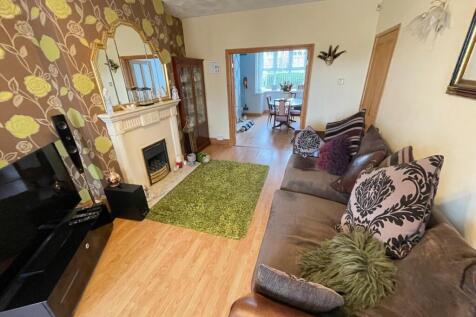 EXTENDED SITTING ROOM
