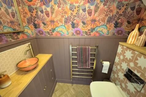 DOWNSTAIRS TOILET