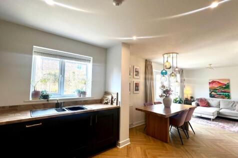 DINING FAMILY AREA
