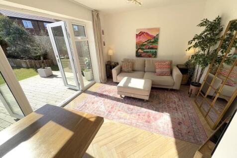 KITCHEN/DINER/FAMILY ROOM