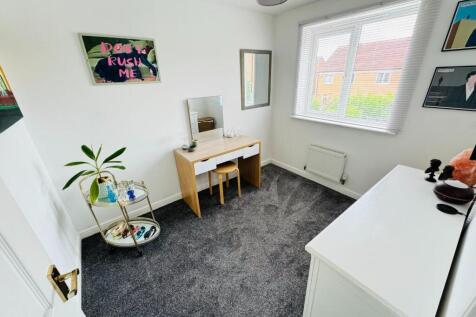 BEDROOM 3